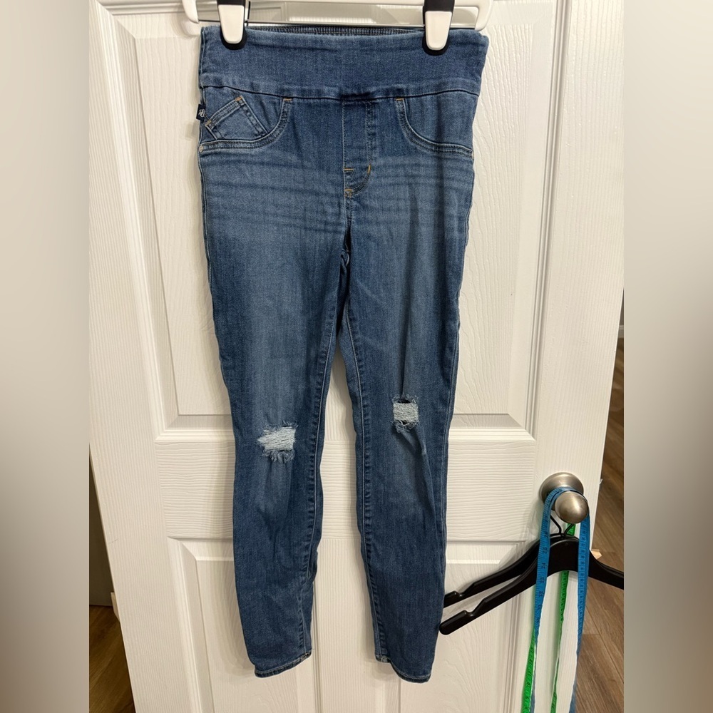 Rock & Republic Women's Skinny Jeans in Medium Blue with Distressed Knees